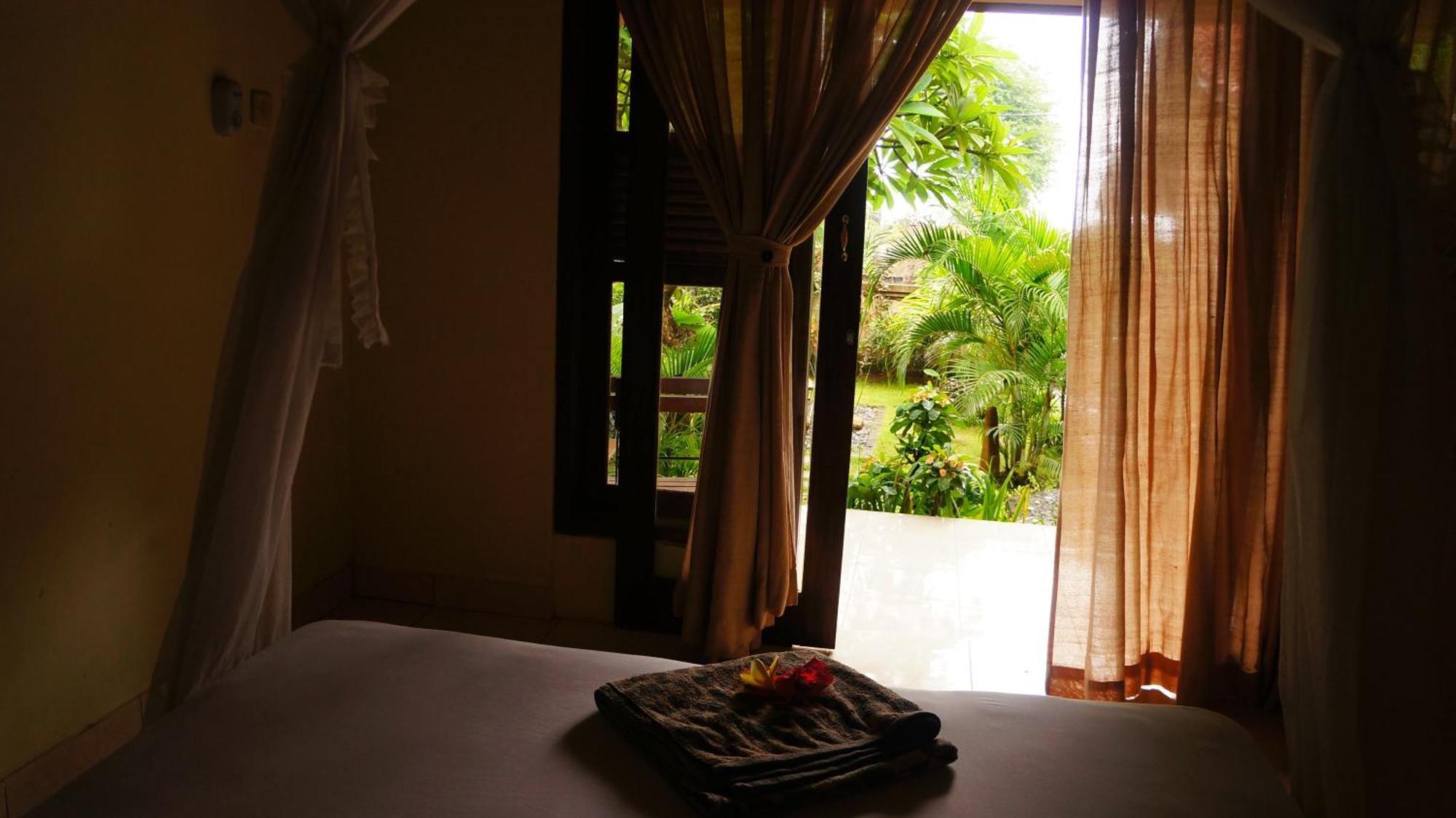 Rumahku Homestay Amed Buitenkant foto