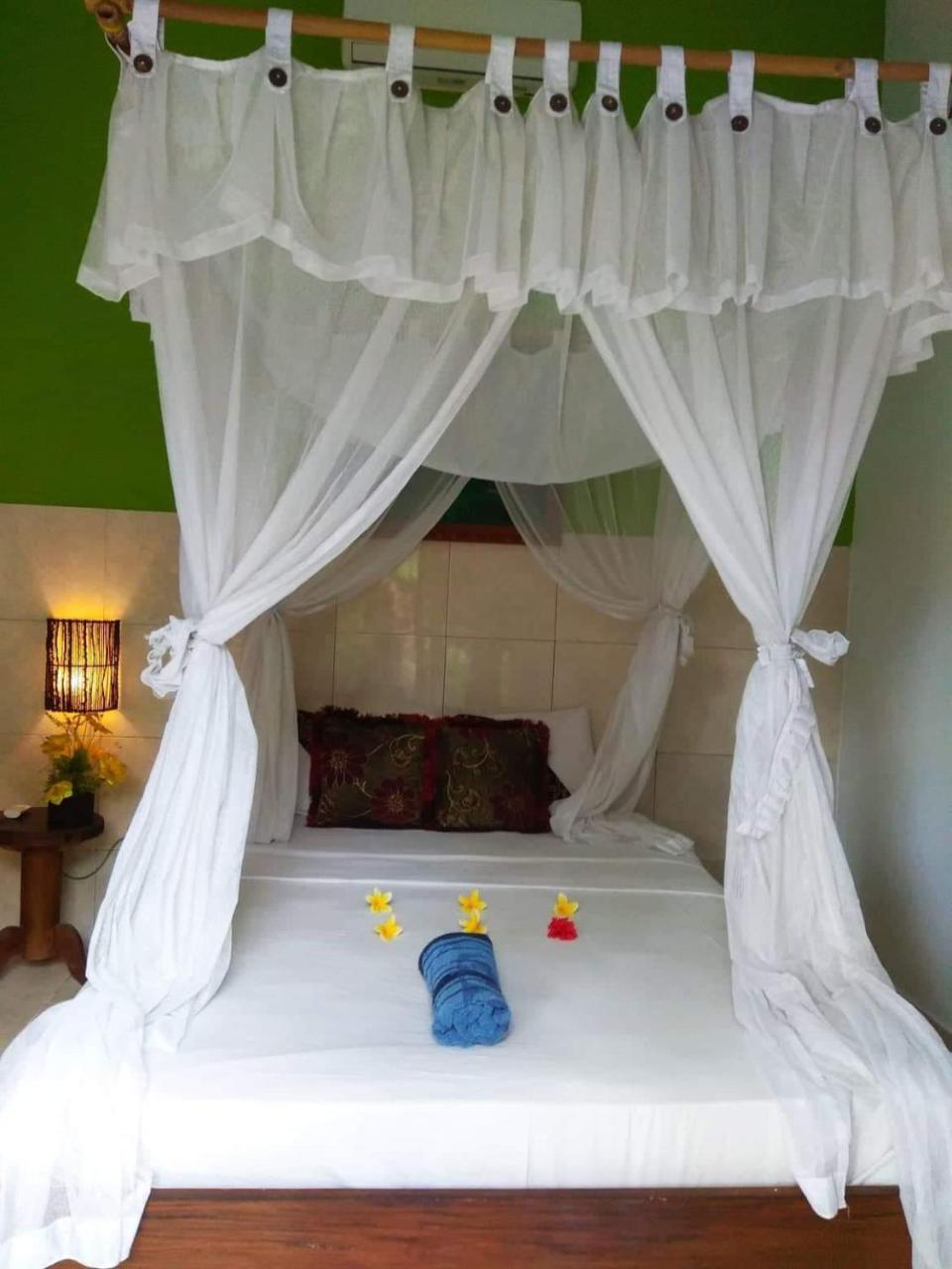 Rumahku Homestay Amed Buitenkant foto