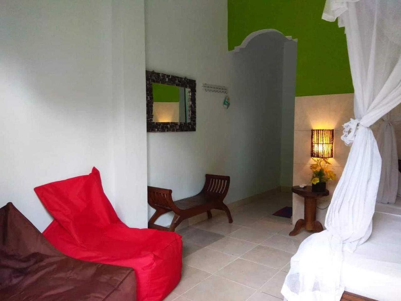 Rumahku Homestay Amed Buitenkant foto