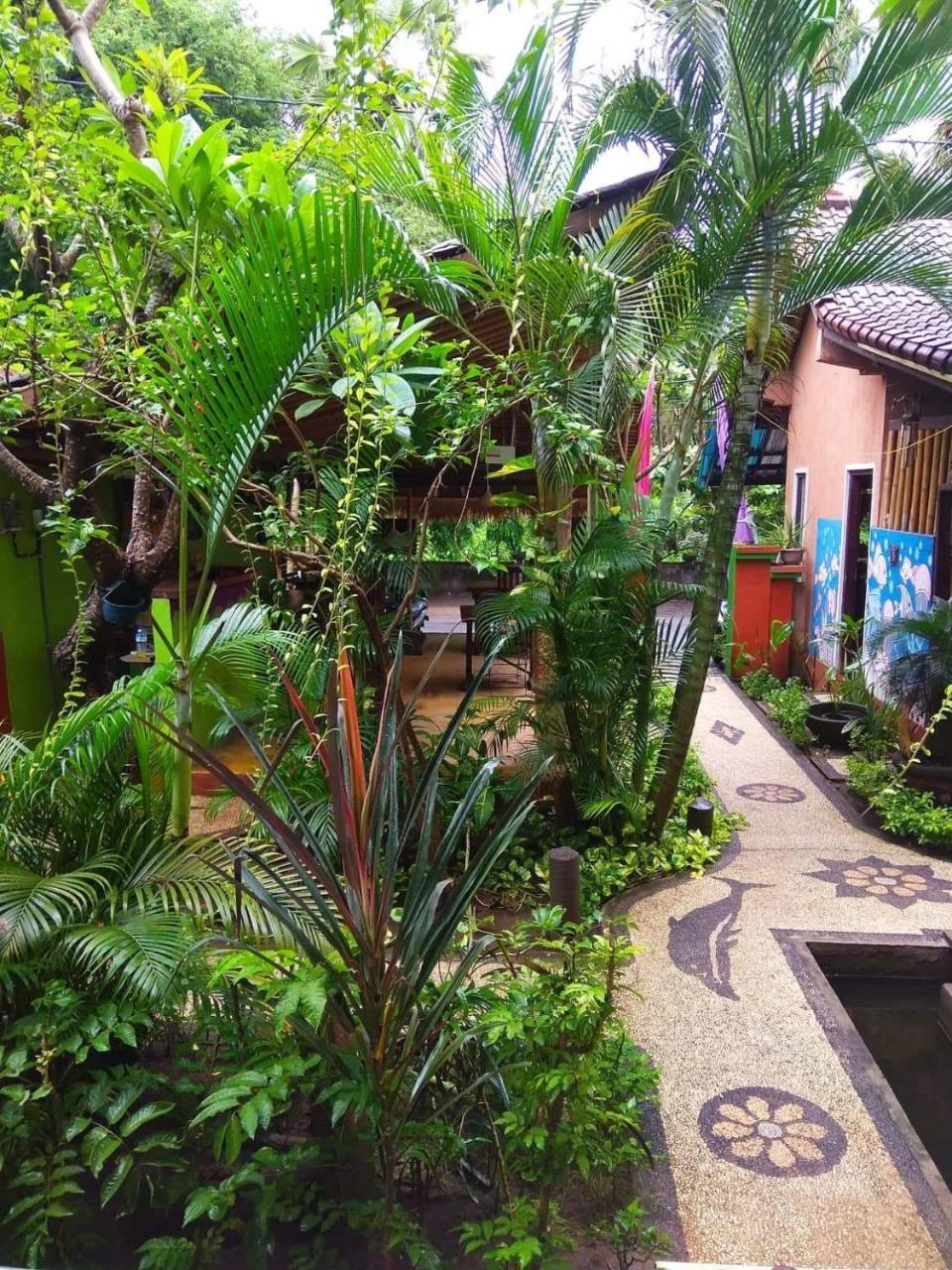 Rumahku Homestay Amed Buitenkant foto